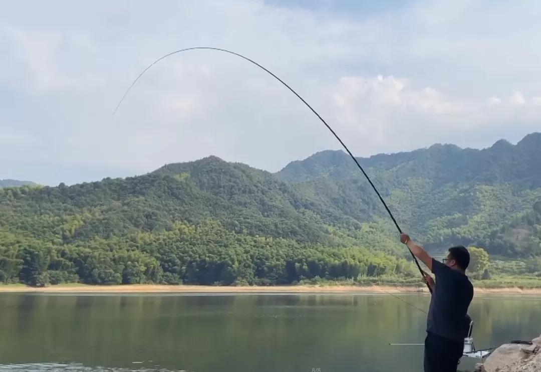 40斤的鲢鳙推荐什么竿,沃鼎鲢鳙竿