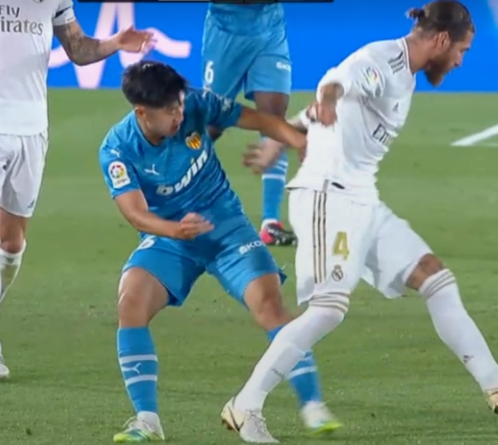 19岁韩国小将对拉莫斯,19岁皇马新星