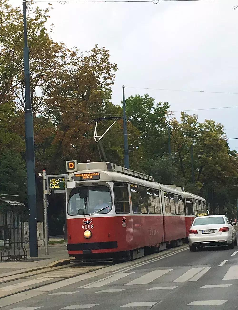 公共停车位被电动车霸占违不违法,电动车占用公共停车位的行为