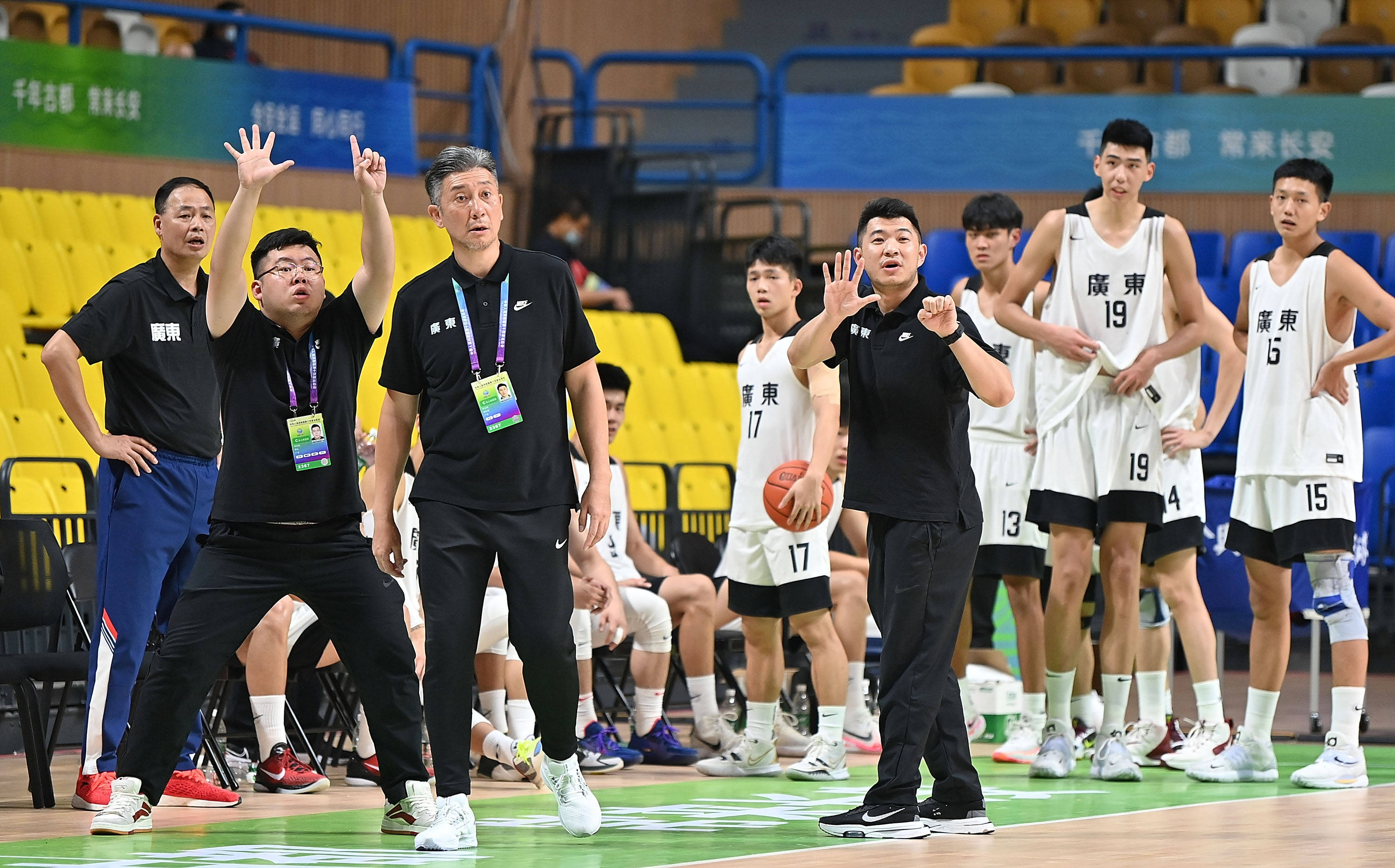 从参赛到夺冠历程回顾,从参赛到夺冠的回顾