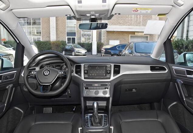 2019年高尔夫嘉旅1.4t顶配,落地15万高尔夫