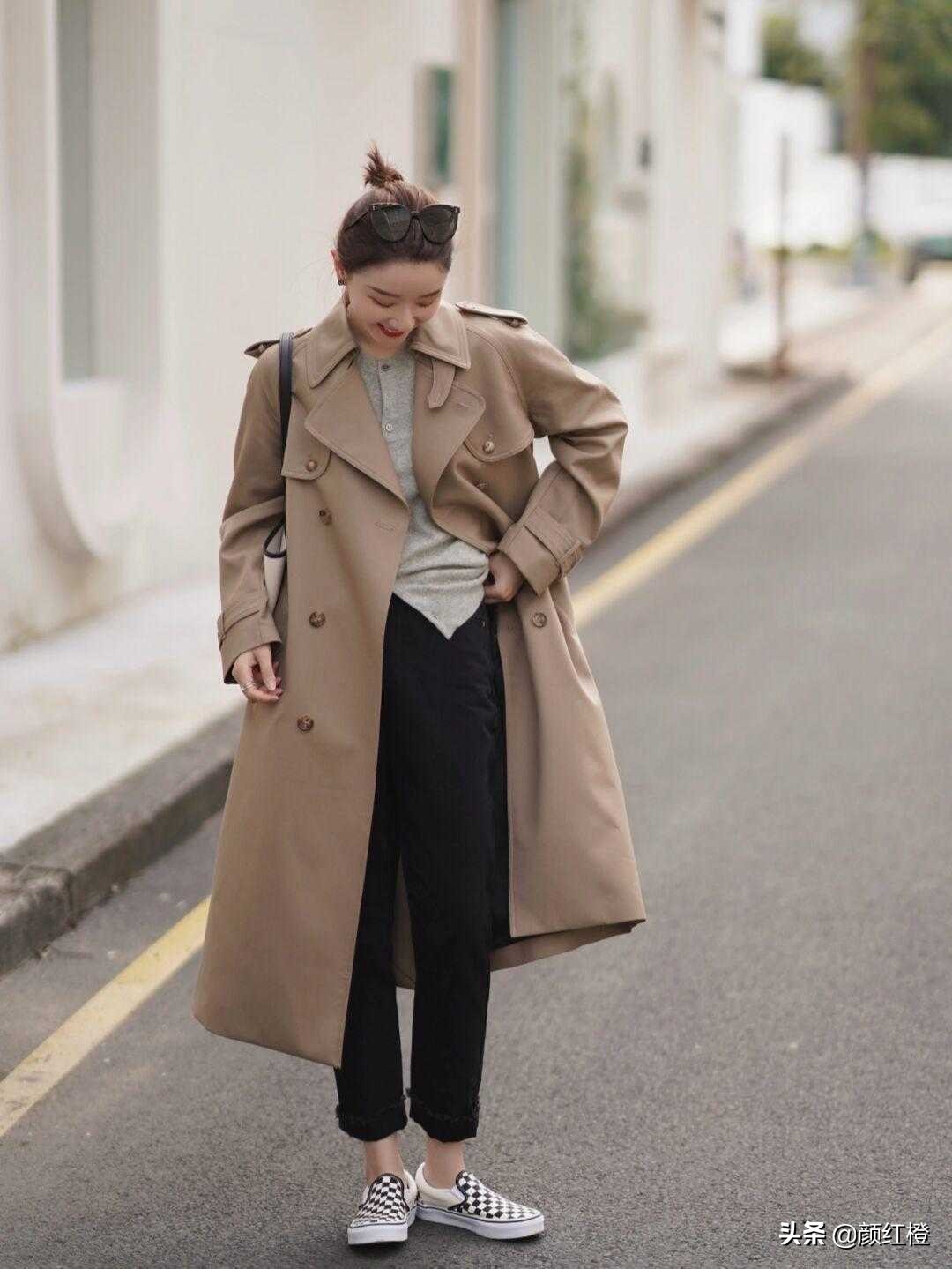 驼色长款冬季风衣的最佳搭配,秋天穿不厌的风衣驼色款更经典