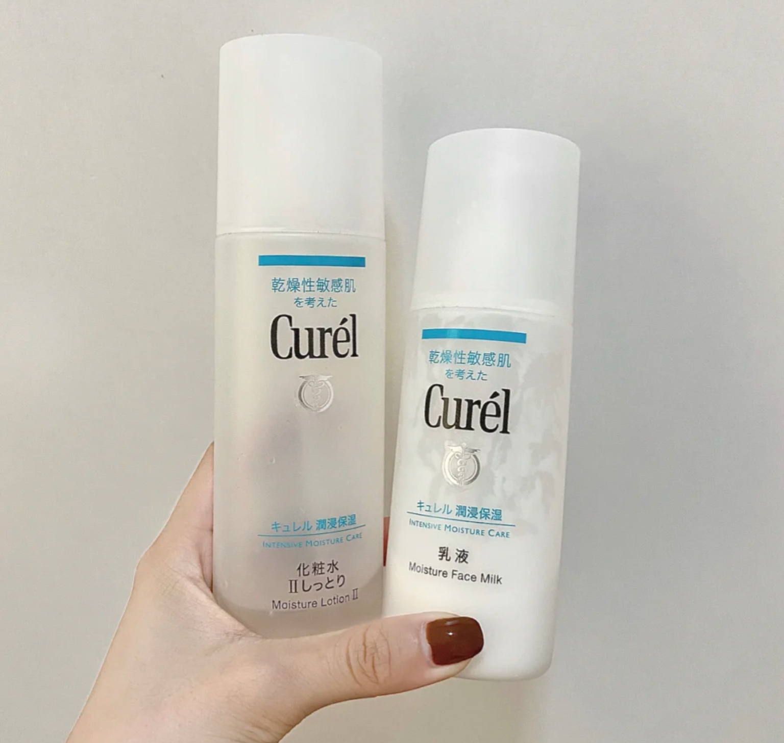 ahc水乳和珂润水乳哪个适合干皮,ahc神仙水和珂润水乳哪个更好用