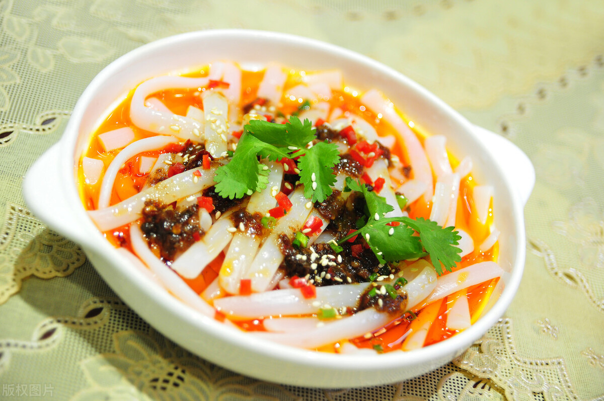 做凉粉必须放矾吗,做凉粉锅里要放水吗