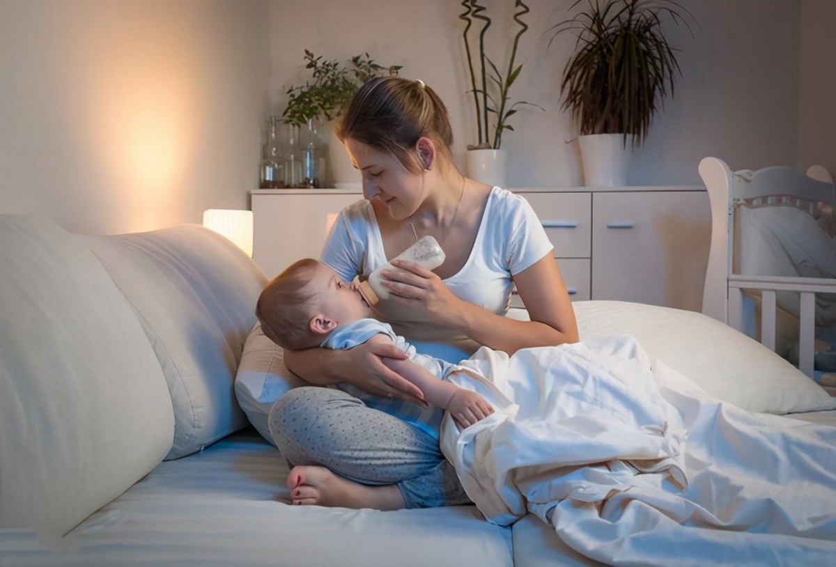 频繁夜奶会奶水不足吗,宝宝夜奶一晚喂几次最好