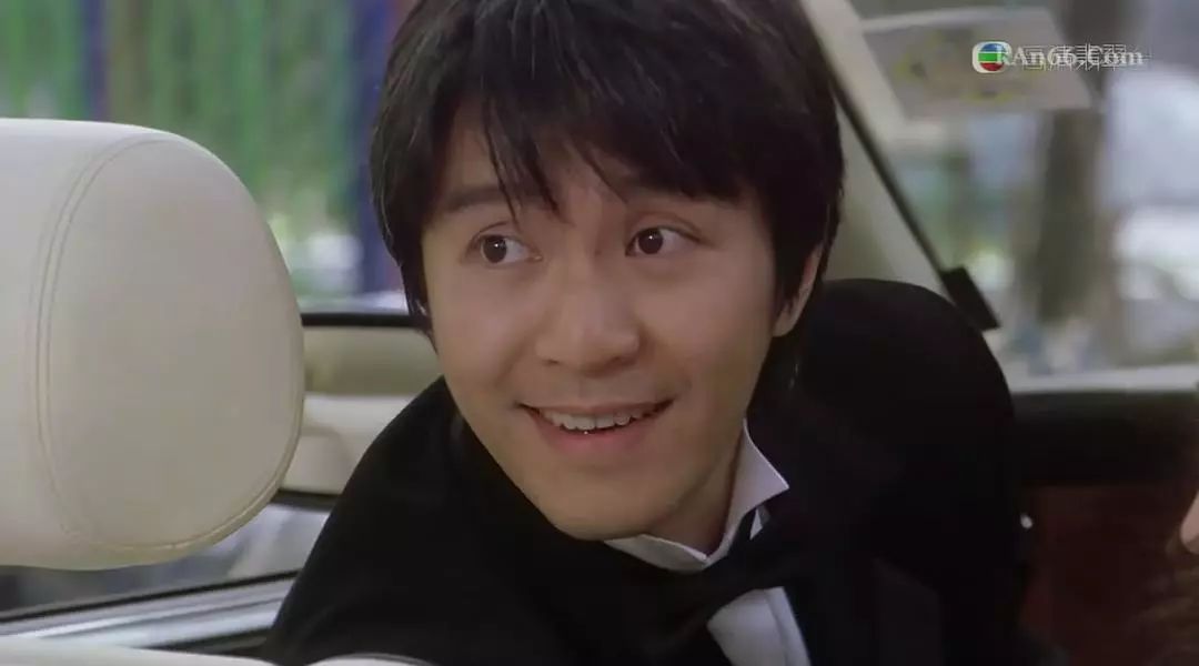 周星驰是不是跑龙套的,周星驰跑龙套就不是人了吗