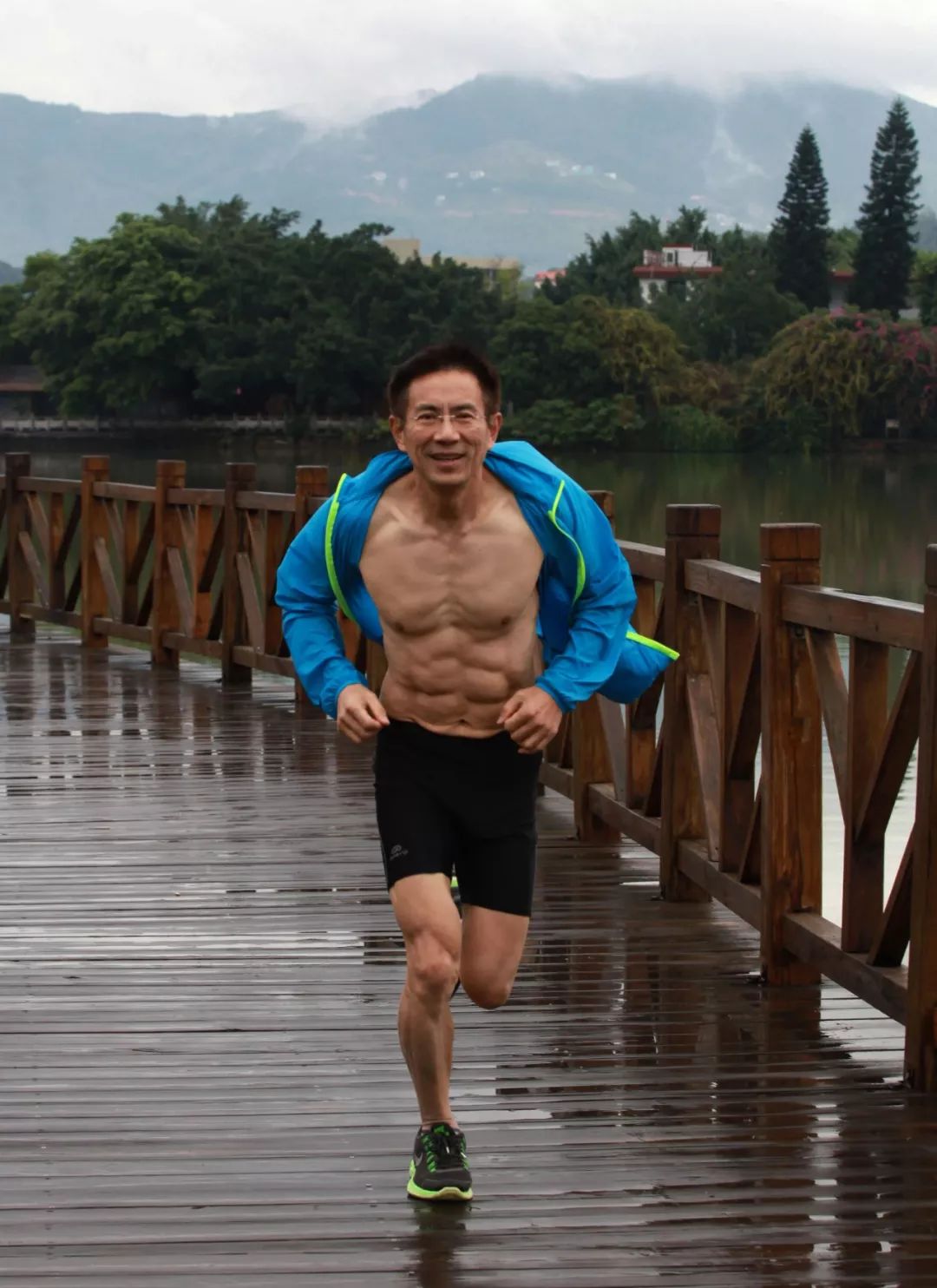 6块腹肌的体质能练出8块腹肌吗,6块腹肌能练到8块吗