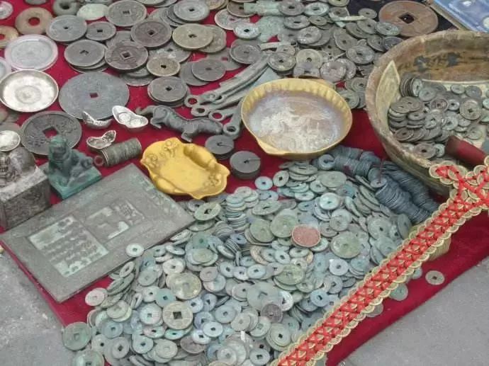 北京城中不是景点，却中外游客如云的地方—潘家园