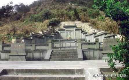 火化后再土葬要不要骨灰盒,火化后骨灰盒可以回乡土葬吗