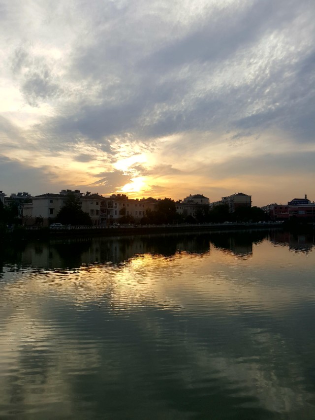 南京市江宁区锦绣花园湖边,江宁麒麟门锦绣花园