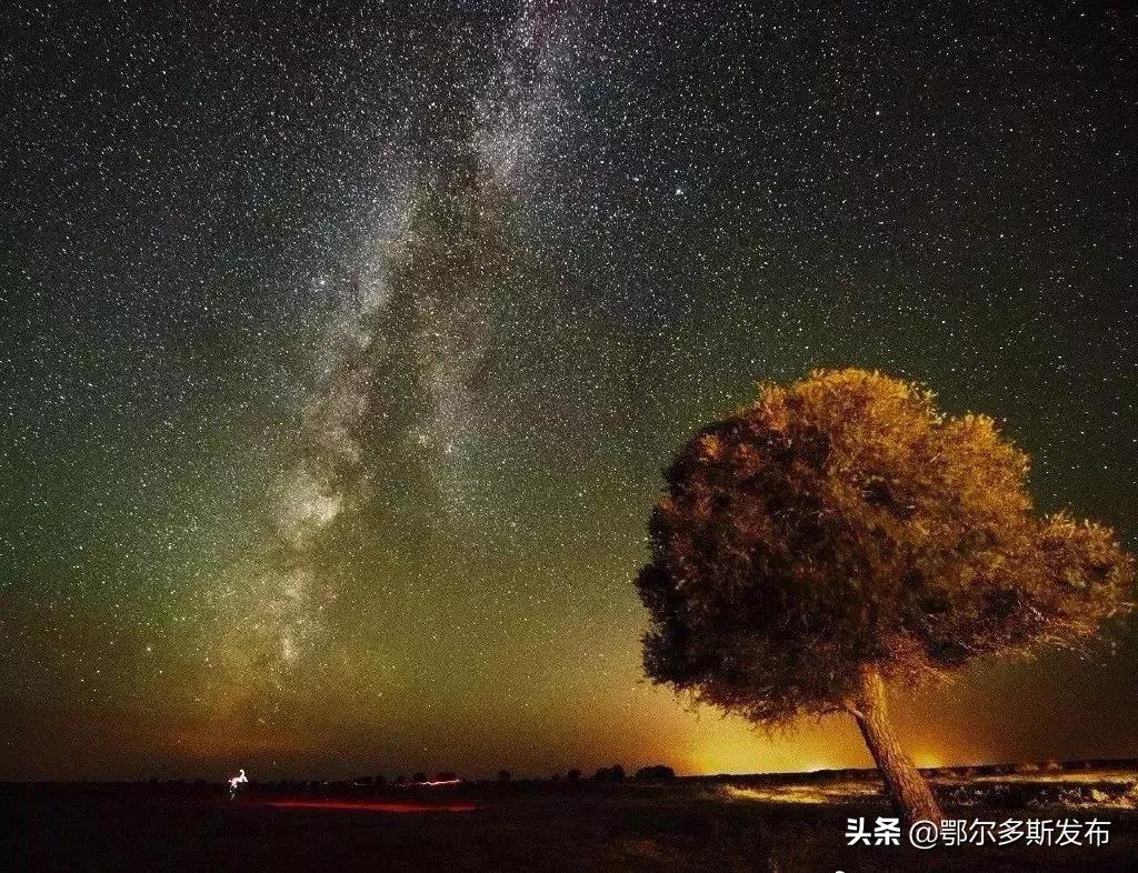 中国可以夜晚看星星的沙漠,迪拜沙漠与大海交汇的奇观
