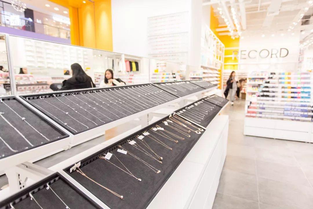 壕占800㎡+的KKV落户天津，「集装箱」式淘货圣地，逛到停不下来