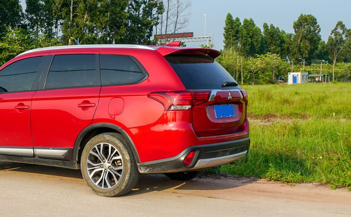 欧蓝德选2.0还是2.4油耗差别大吗,欧蓝德荣耀版配置油耗