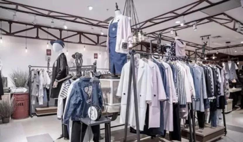 盘点阿依莲那些年夏季流行款式,阿依莲衣服测评