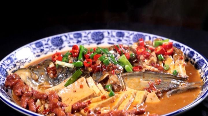在合肥也能吃到地道的重口味,合肥好吃的鱼头1912