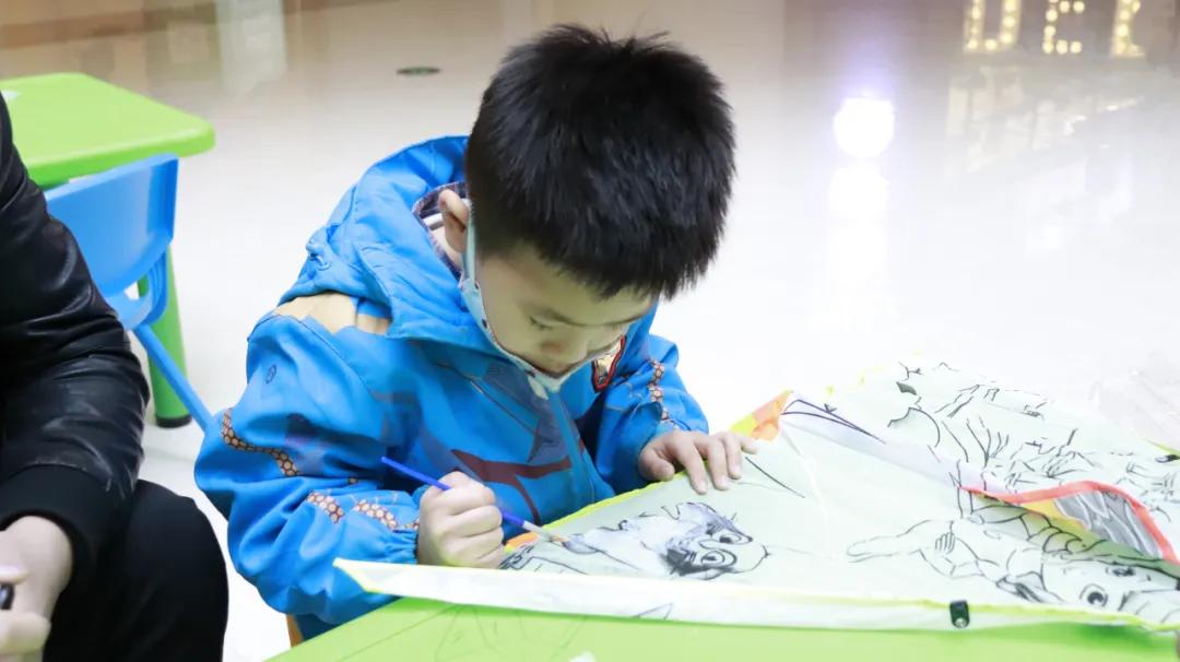 风筝节启幕|放飞梦想，中国加油!当代购物中心风筝节进行中