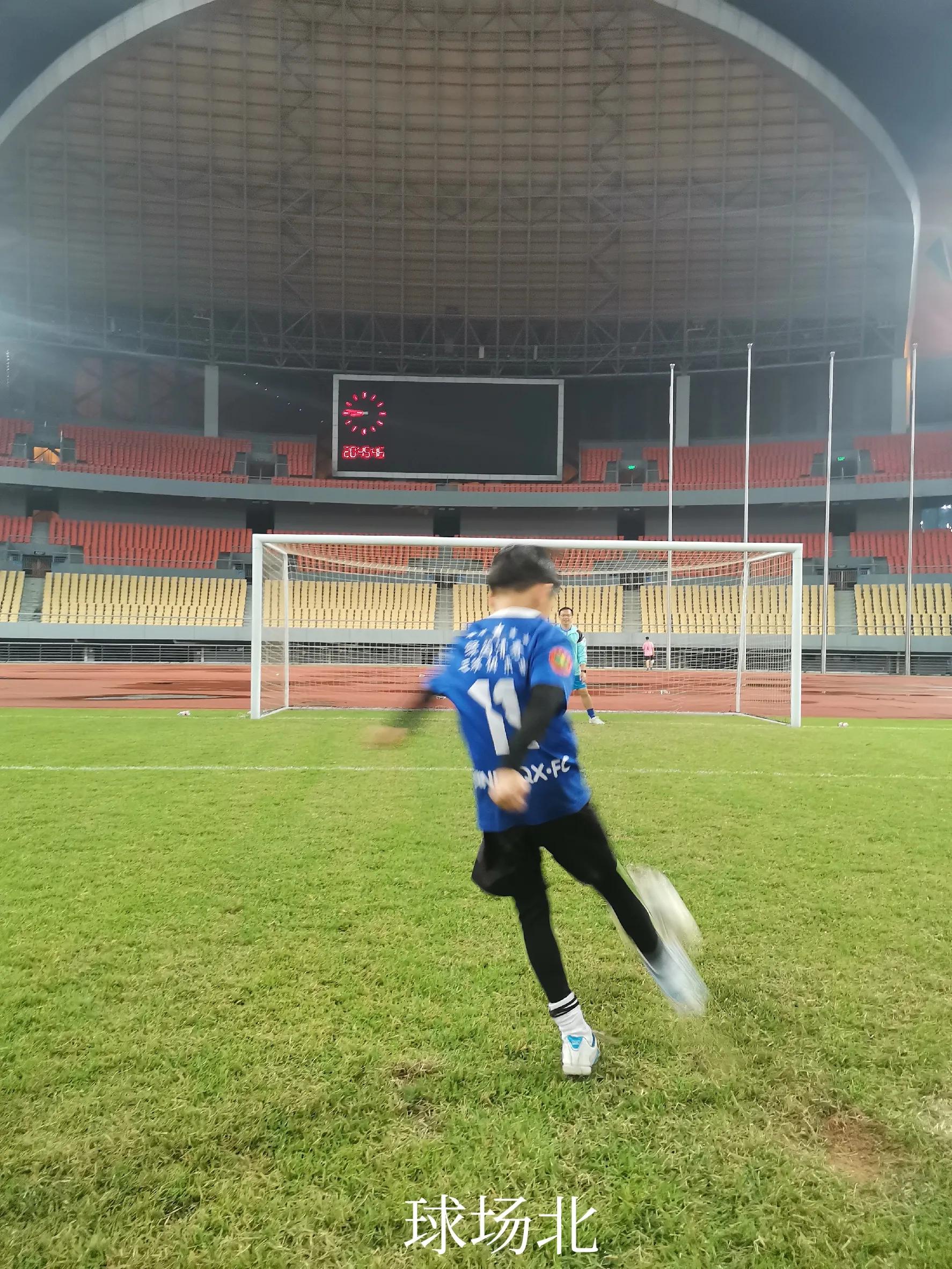 走进体育领略文化魅力,南宁体育中心足球比赛