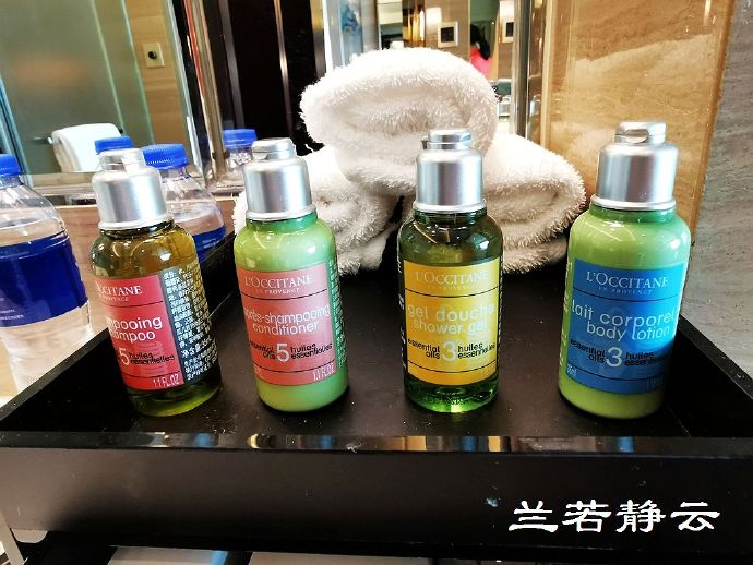 厦门源昌凯宾斯基吃一顿饭多少钱,厦门源昌凯宾斯基酒店大堂