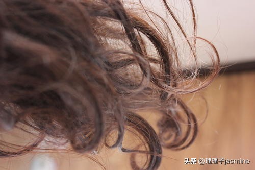 怎么让头发变直变顺的小妙招,头发毛躁怎么让头发快速变直