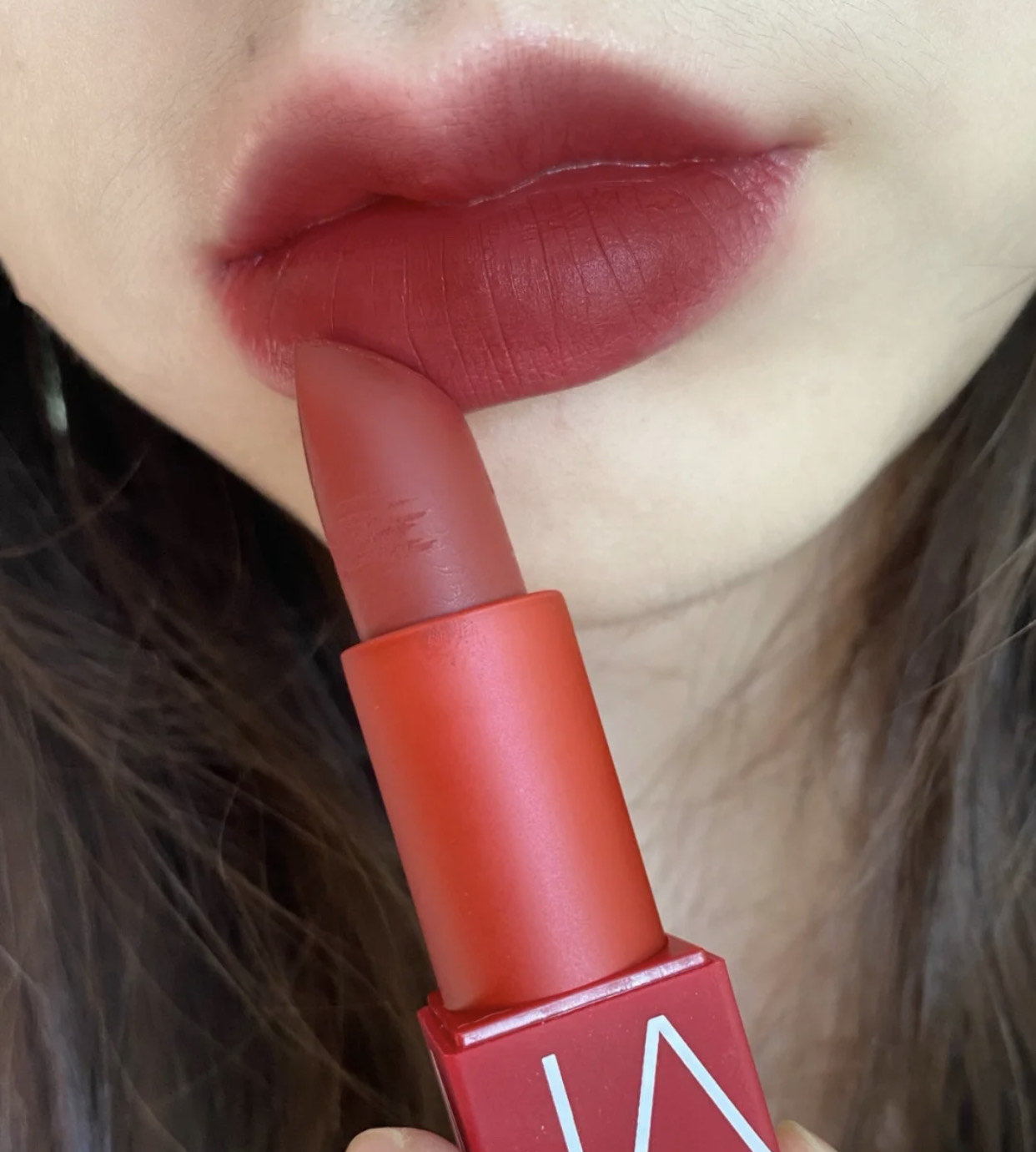 适合黄黑皮夏季的大牌口红色号,黑黄皮适合哪个大牌口红色号