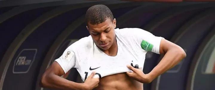 世界著名足球明星身材,足球十大巨星身材最好的