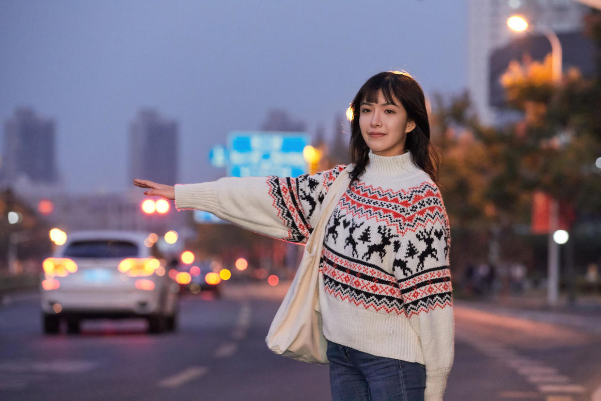 同事蹭车该不该拉,面对单位同事蹭车怎么办