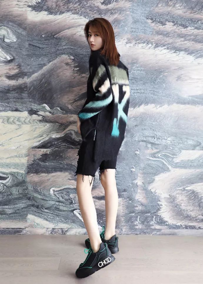 乔欣富二代吗,乔欣穿蝴蝶裙的照片