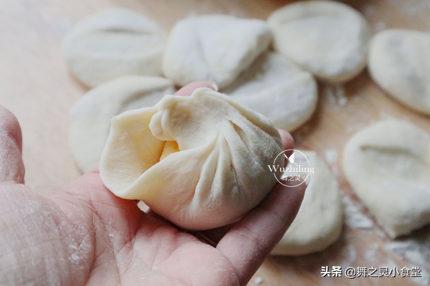 有纯纯的奶香和蛋香的奶黄包,奶黄包真的超好吃