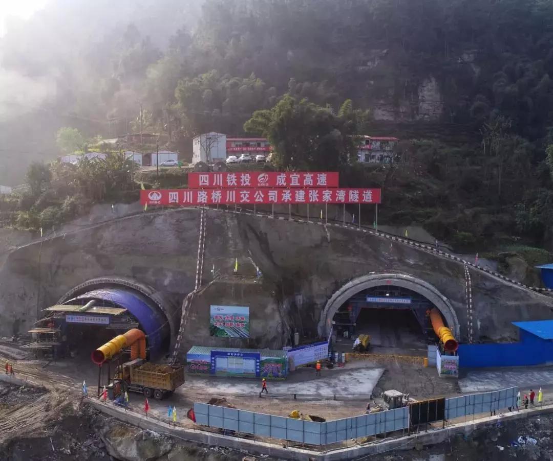 交通大爆发！“铁公机水”路路通，耍四川安逸的hin~