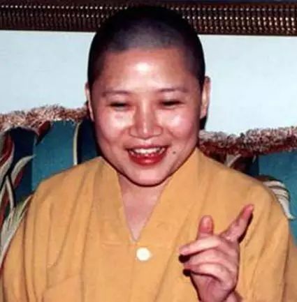 歌手李娜为什么剃度出家,李娜单飞为什么那么厉害