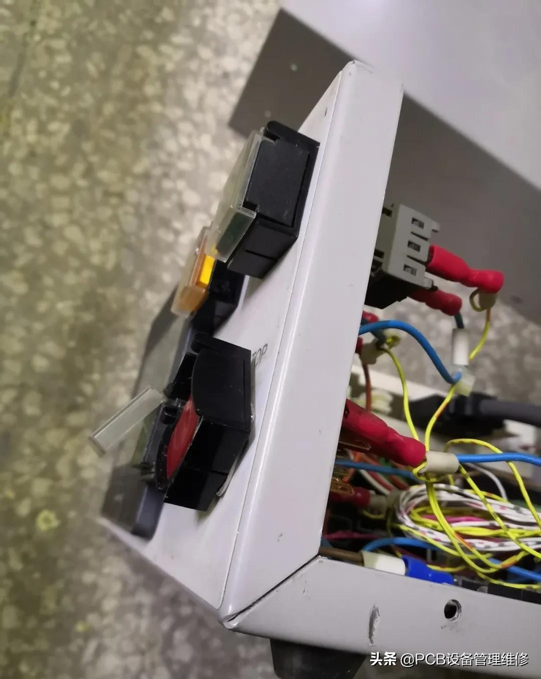 一个小开关引起的“莫名其妙”故障，这位师傅有“四字真言”解决