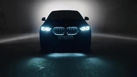 它比虚无的黑洞更黑，让全世界的瞳孔无法聚焦