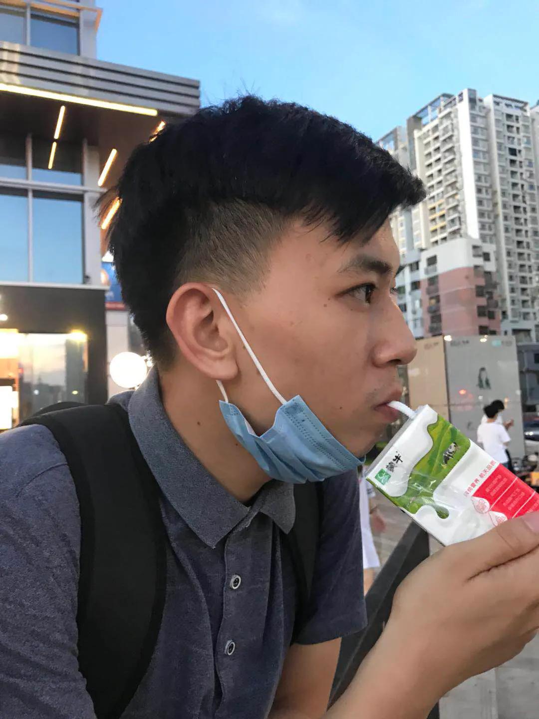 来深圳从月薪3200的行政前台到月入2W的销售冠军，浅谈个人经验