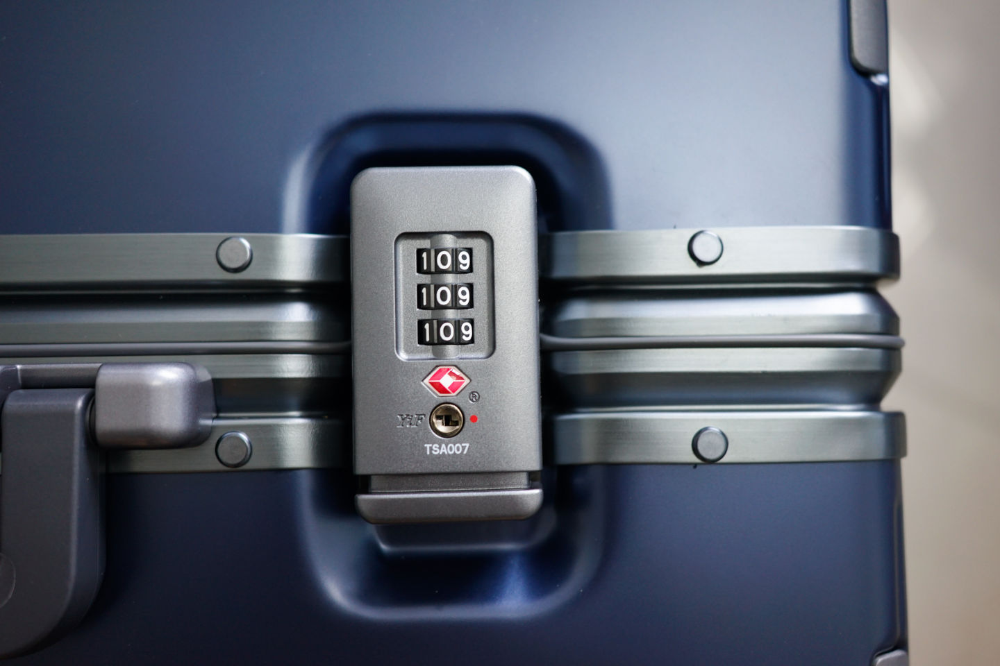 地平线8号行李箱空间,地平线8号行李箱使用说明