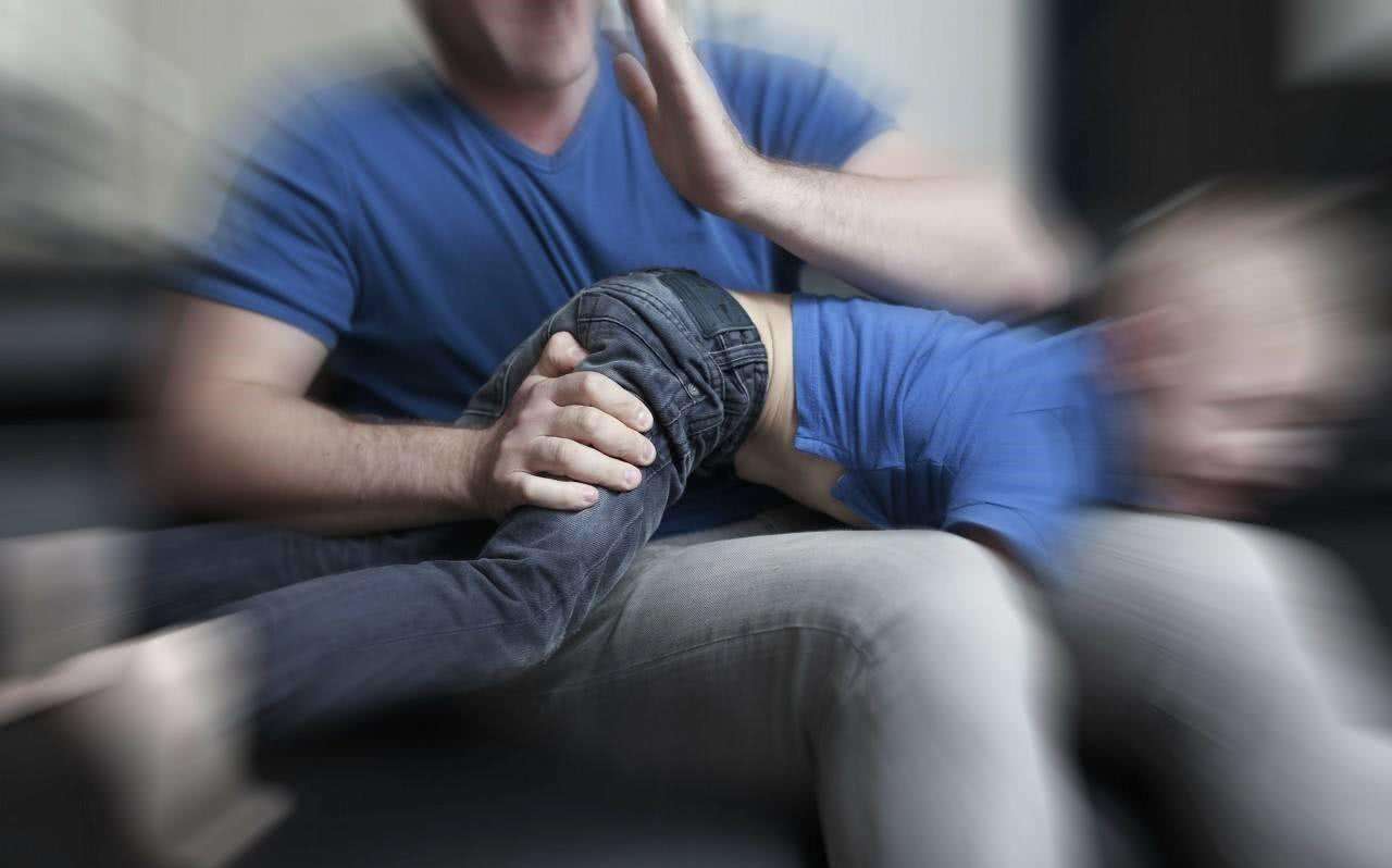 父母混合双打孩子犯法吗,爸妈混合双打女儿