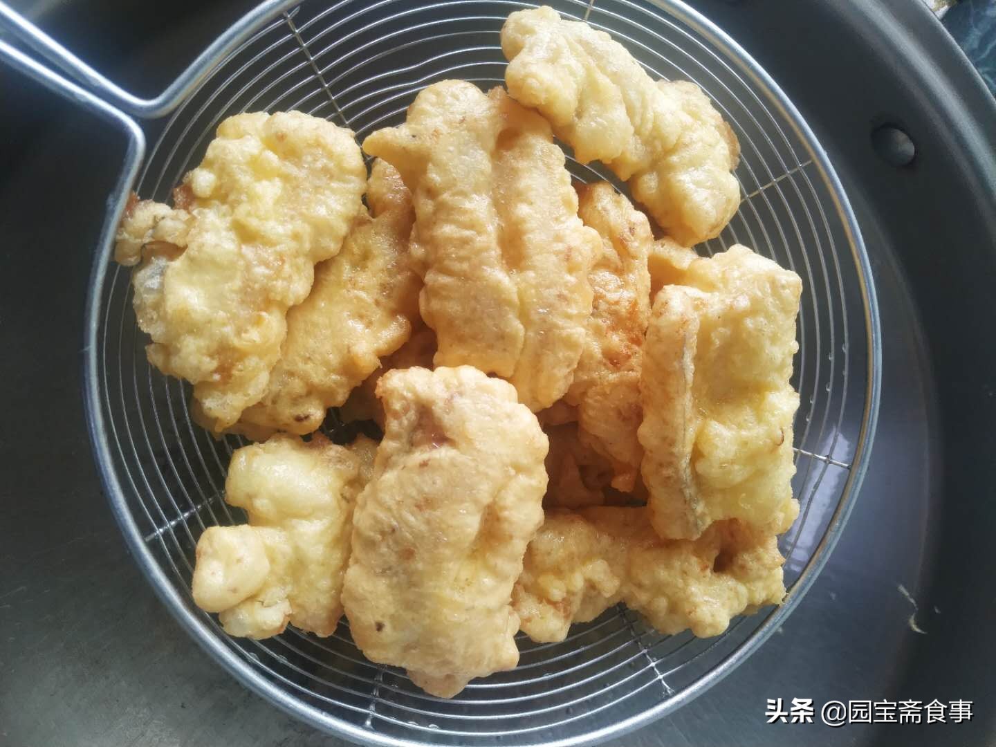 老北京焖酥带鱼的正宗做法,去骨蒸带鱼的正宗做法