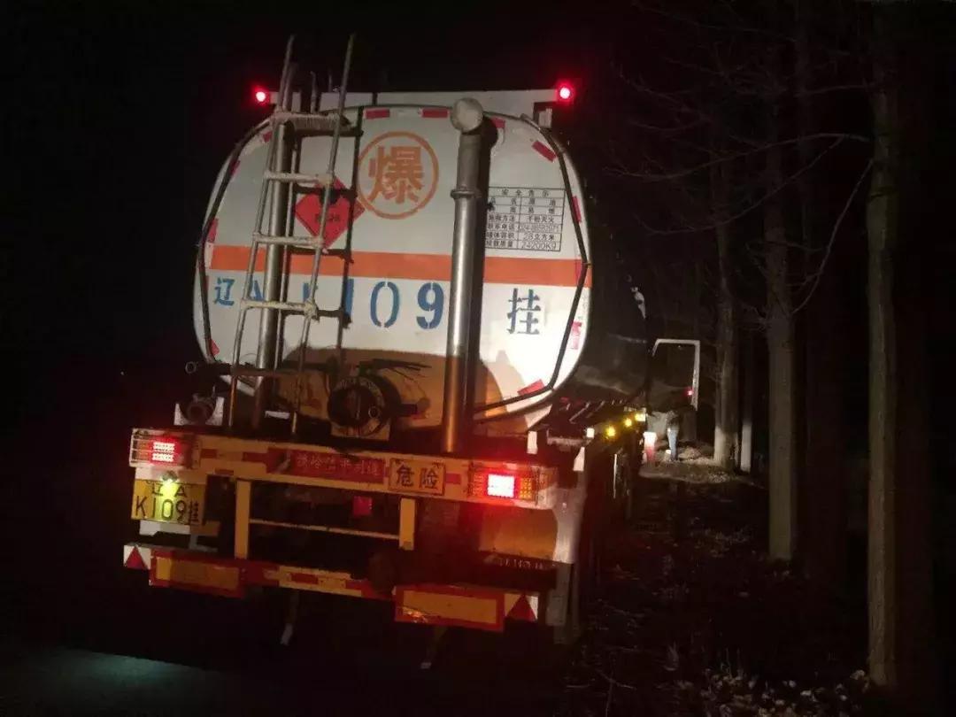 司机行驶途中突发心脏病去世,行驶途中突发疾病驾驶员不幸身亡