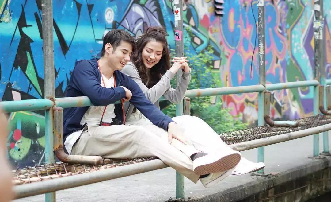 《初恋这件小事》男女主10年后同框，竟然是因为优衣库防晒衣？