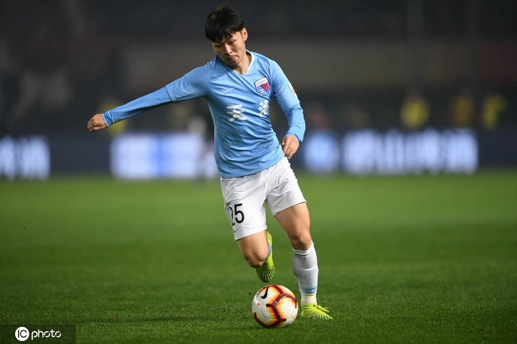 中超糜昊伦最新动态,糜昊伦深圳佳兆业比赛图片