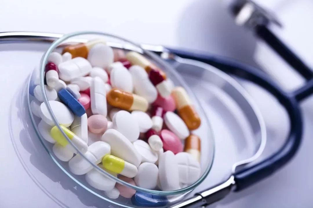 磺脲类降糖药的主要不良反应是,磺酰脲类降糖药的不良反应