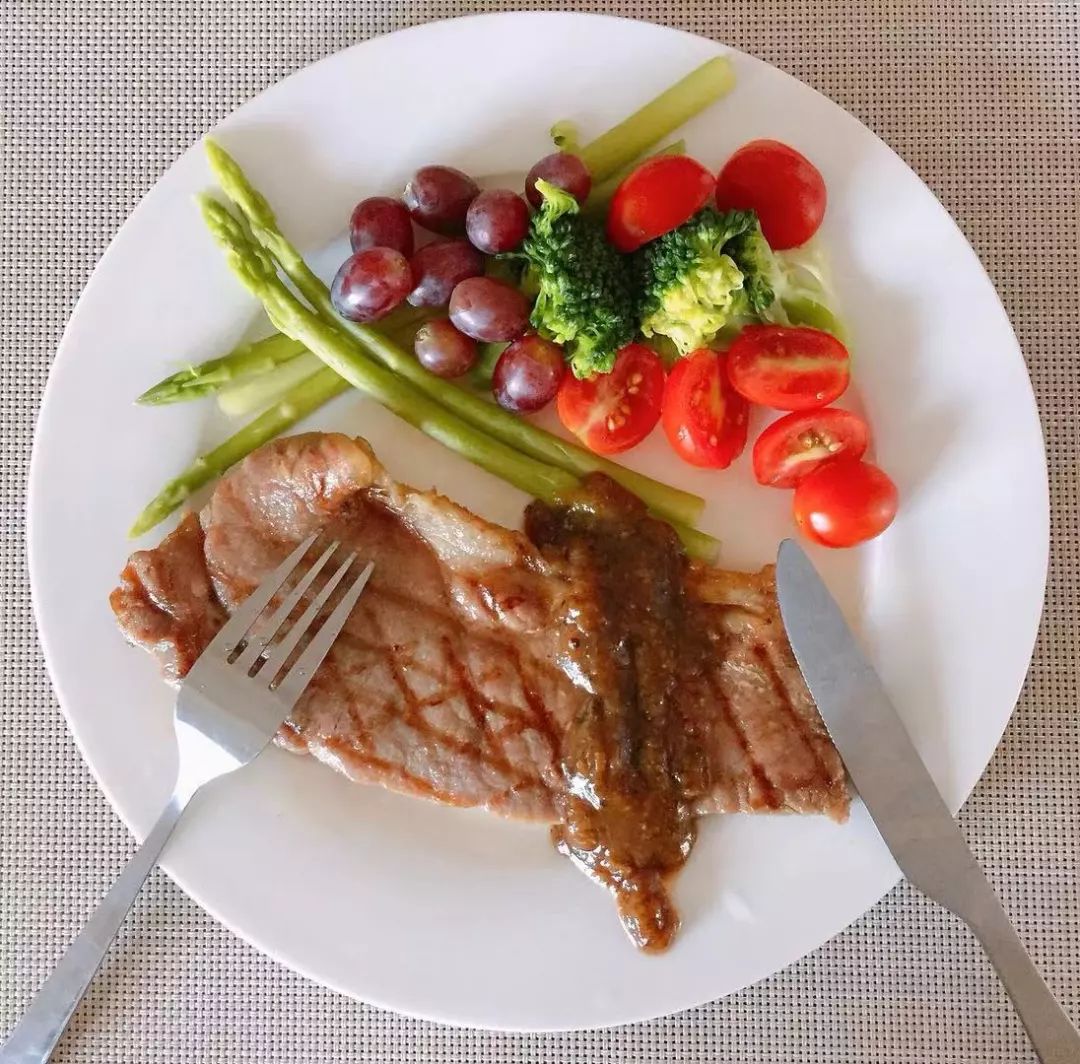 煎牛排容易粘锅？学会这3招，轻松晒出高颜值牛排