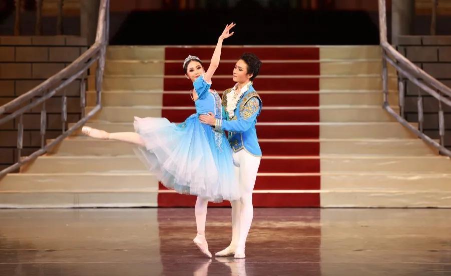 灰姑娘芭蕾舞剧赏析,灰姑娘芭蕾英国皇家舞剧