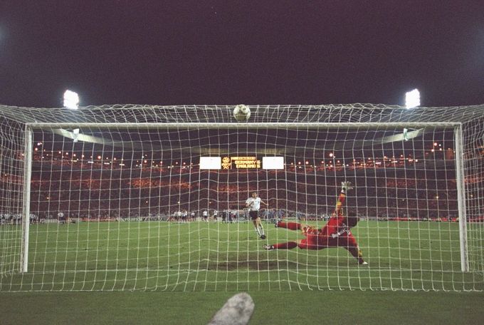 此穆勒非彼穆勒，被低估的德国中场全才安德烈亚斯·穆勒