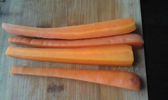 给雷龙鱼自制牛心汉堡,爱吃不混水