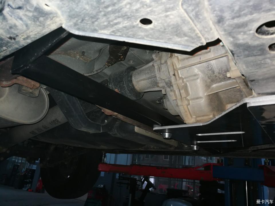 途达2021款2.5t柴油版越野视频,2021款途达四驱七座越野视频