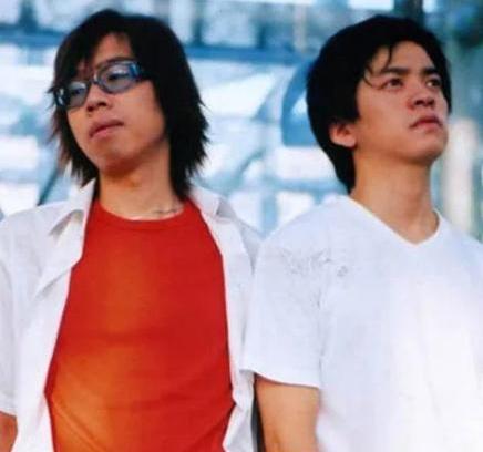 2002年,李健在水木年华最红时突然退出,卢庚戌为此失眠了一个月