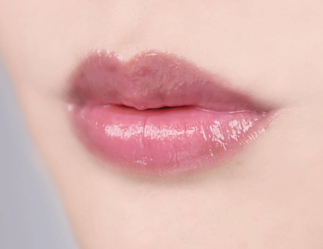 纪梵希唇彩口红,既是口红又是润唇膏