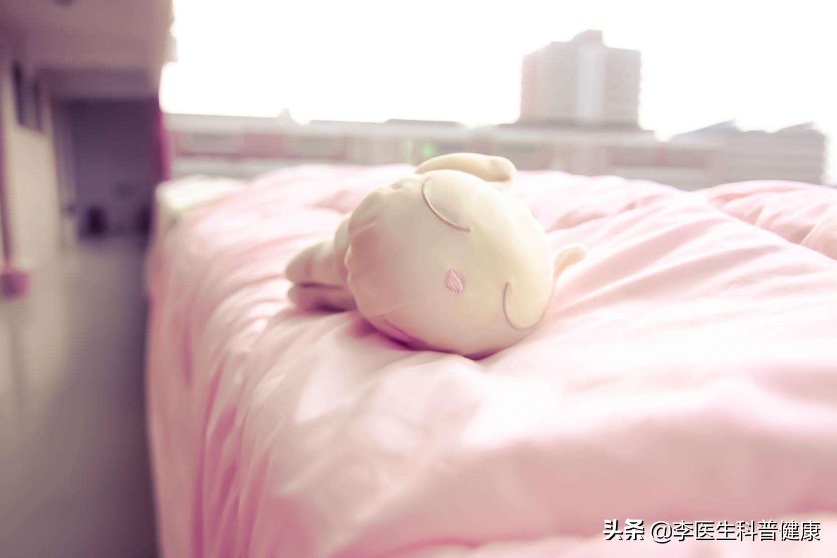 热的荨麻疹怎么治疗才能彻底根除,荨麻疹为什么到热天就发呢