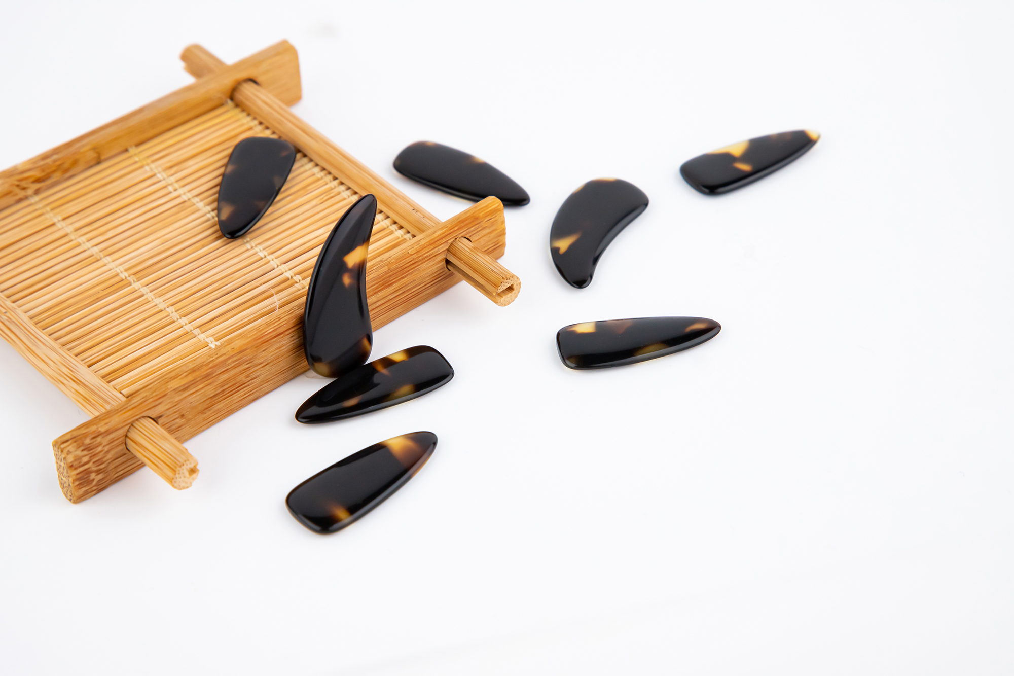 dm古筝指甲是什么材质,古筝什么材质的音质最好