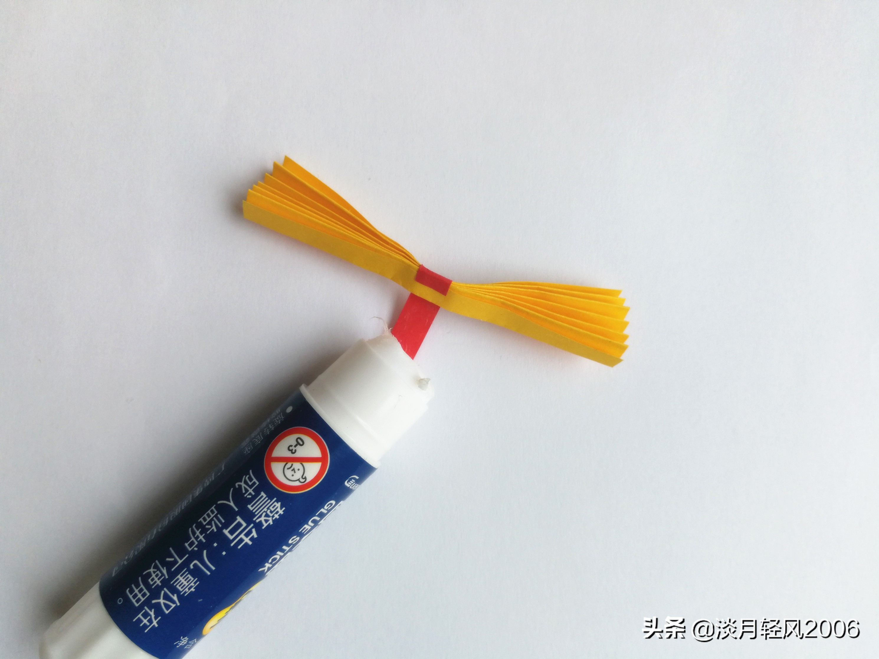 不需要剪刀用卡纸怎么做蝴蝶结,长方形卡纸蝴蝶结怎么折慢教程